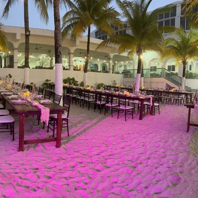 Warm lightng for a beach reception, Boho Style